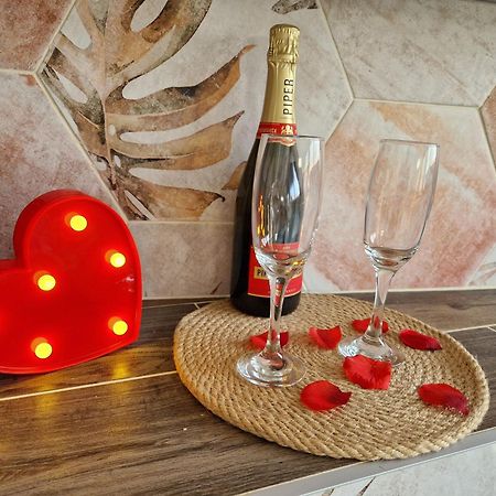 Atoumo Appartement Love Jacuzzi & Jardin Disneyland Paris Quincy-Voisins Exterior foto